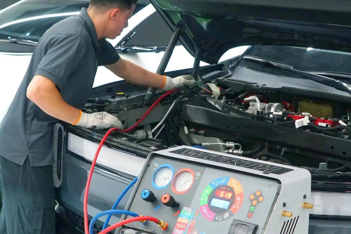 Top 5 Causes of Cooling System Leaks: Here’s How to Protect Your EV
